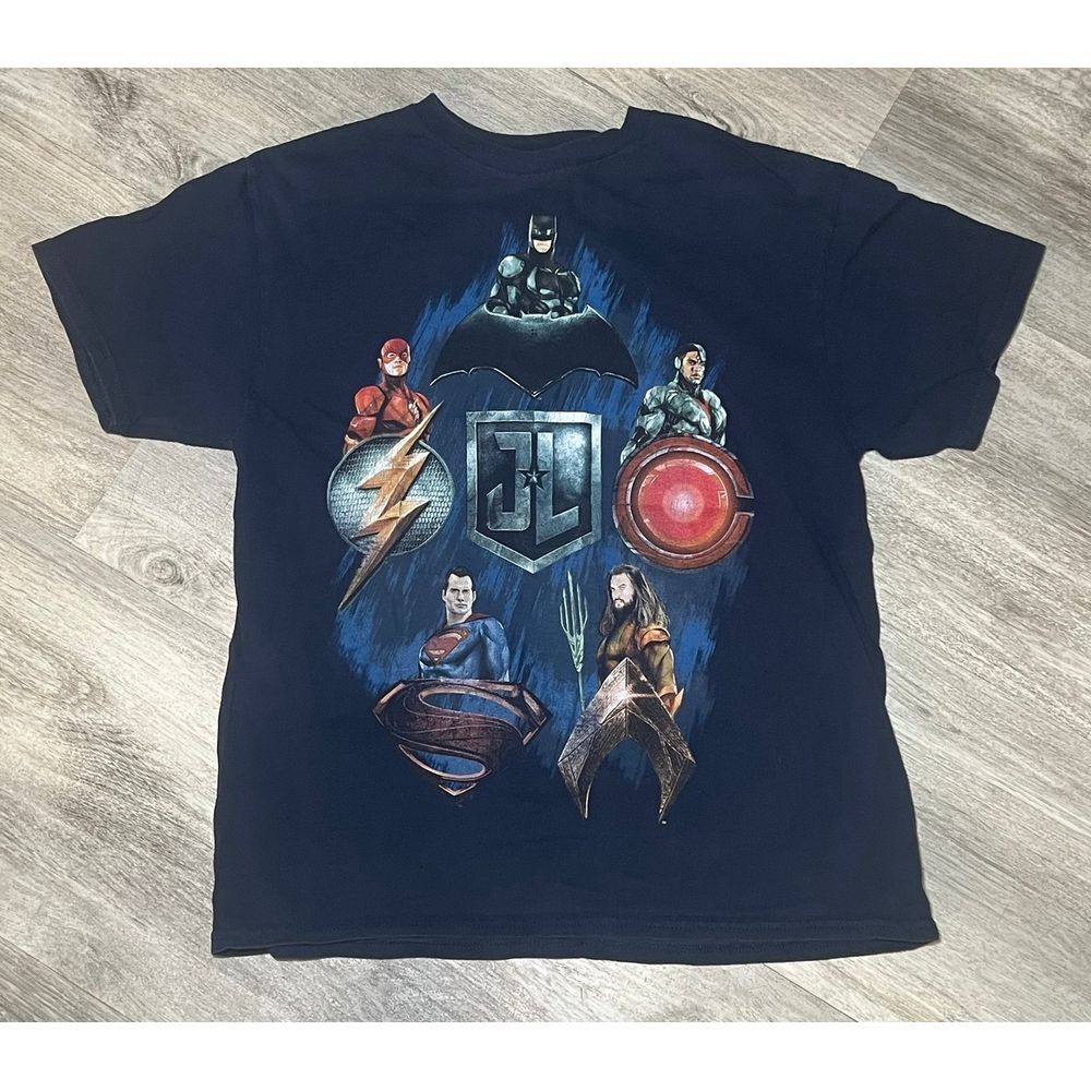 Justice league, boys size medium t shirt